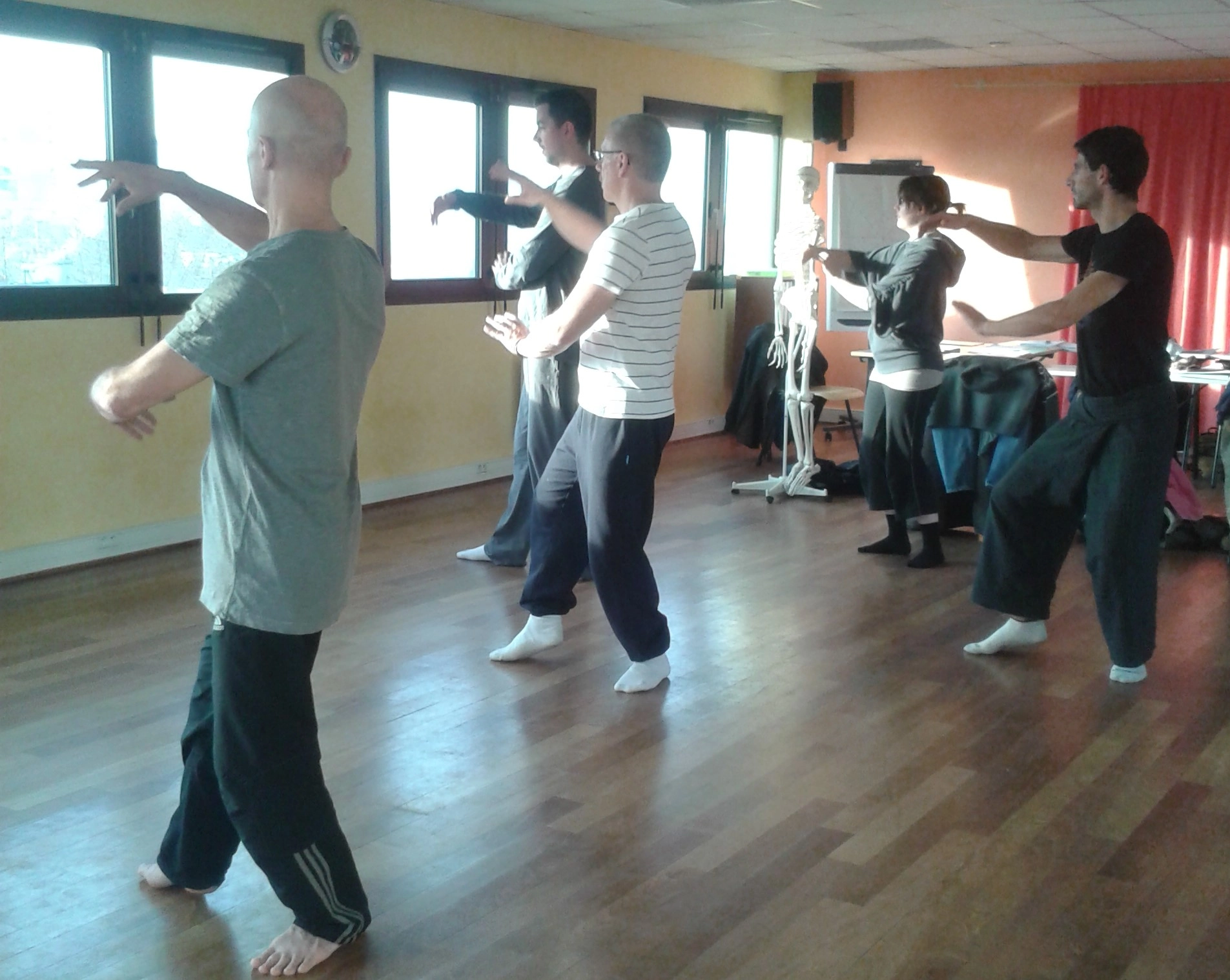 Personnes en séance de tai chi